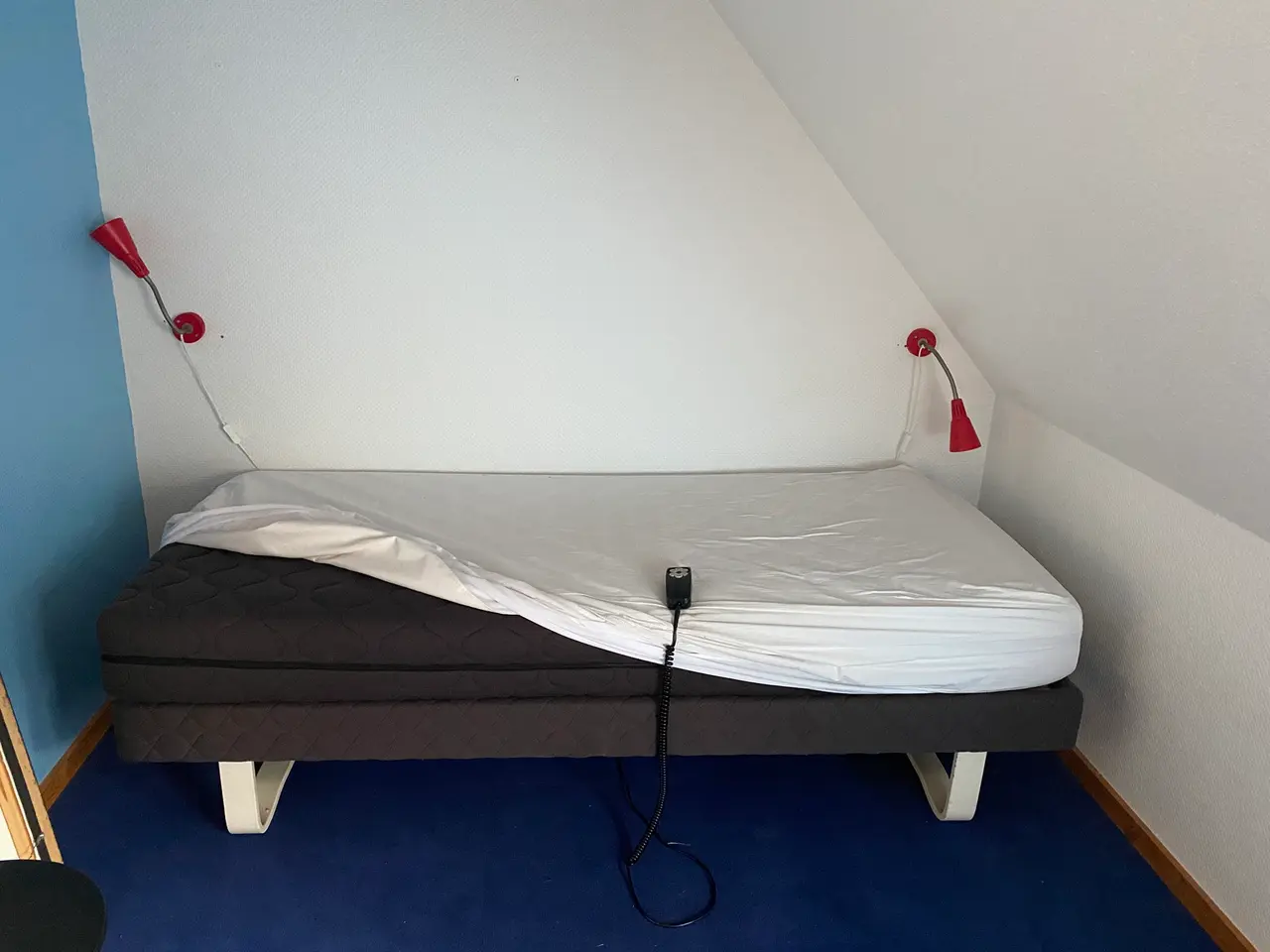 Billede 1 - ELEVATIONSSENGERAMME 90 X 200 INCL. MADRES