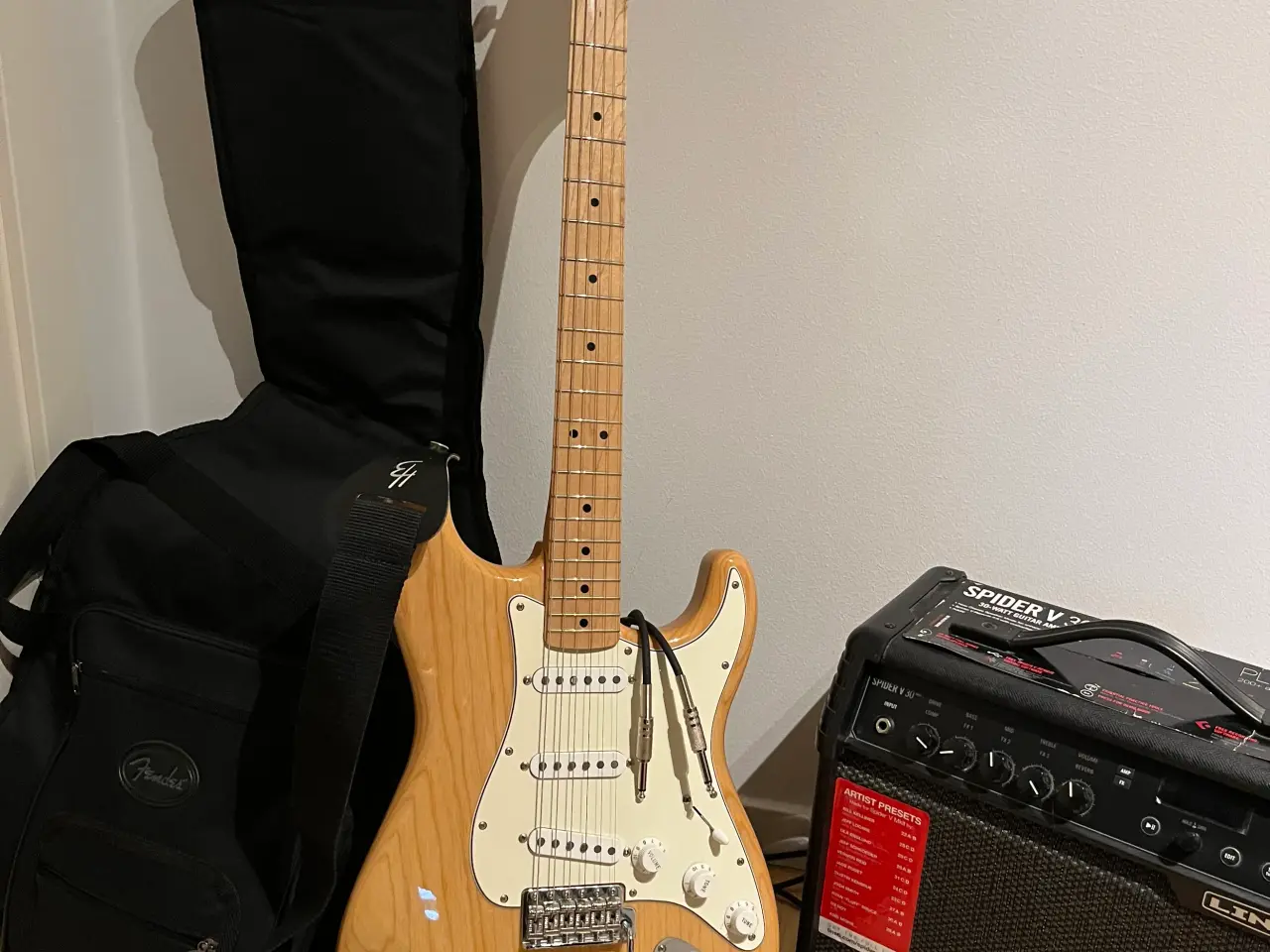 Billede 2 - Fender Elguitar + Forstærker