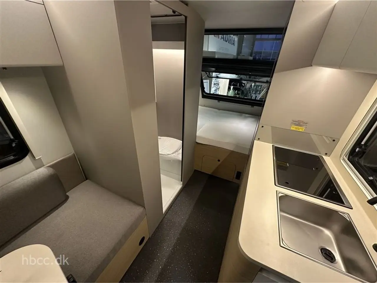 Billede 3 - 2026 - Adria Action 391 PD   Adria Action 391 PD Classic – Kompakt, smart og komfortabel