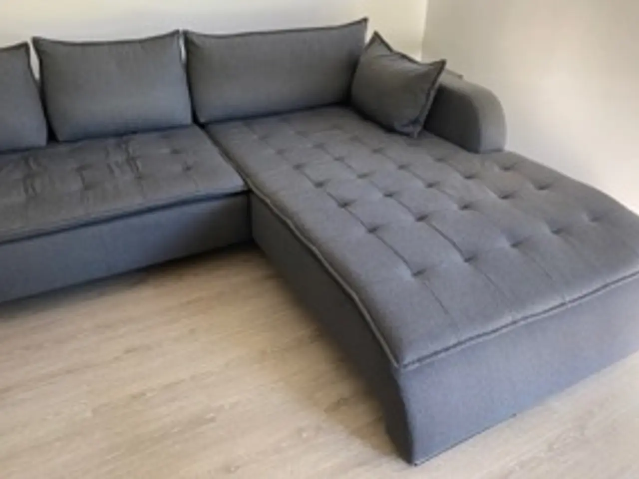 Billede 2 - Sofa med ekstra stor chaiselong/hjørnesofa