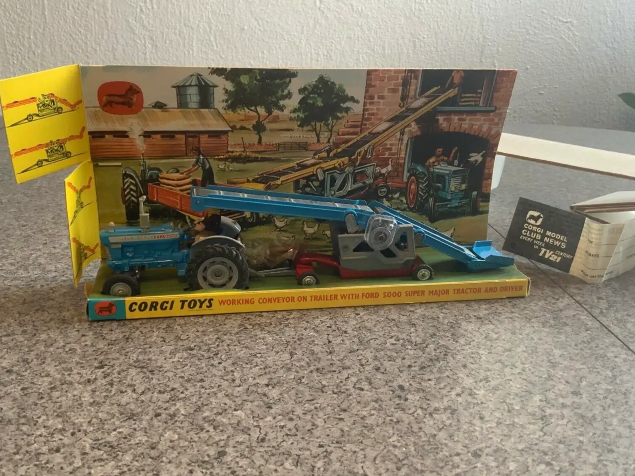 Billede 4 - Corgi Toys no. 47 Ford 5000 Tractor with conveyor