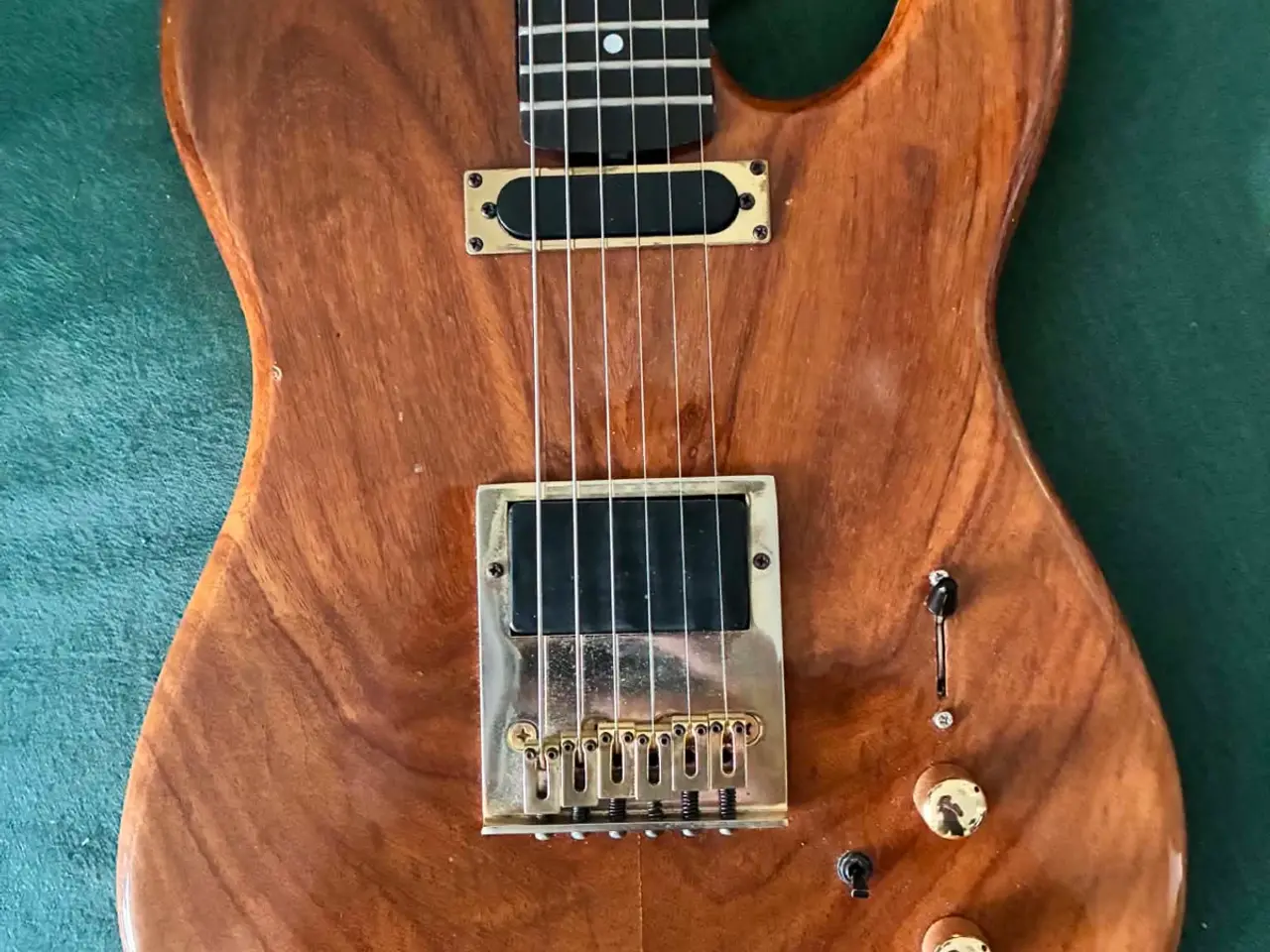 Billede 6 - Elguitar sælges