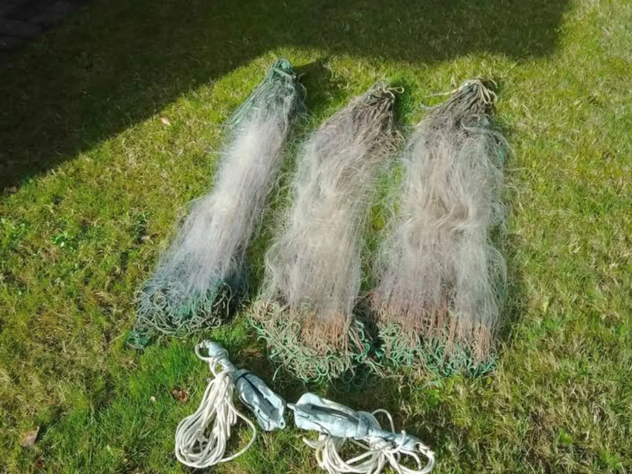 Billede 2 - Fiskesæt, bøjer, garn, og anker.