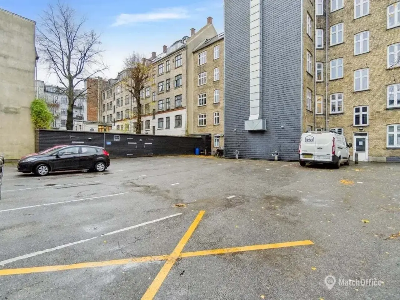 Billede 13 - P-plads 9 i rolig gård på Godthåbsvej
