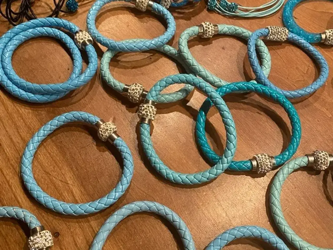 Billede 14 - Flotte armbånd