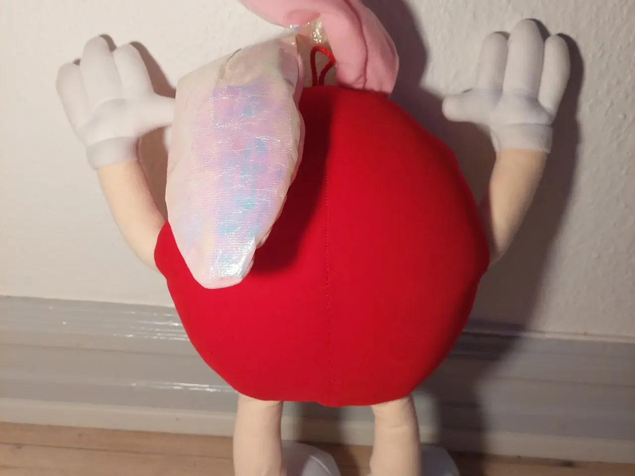 Billede 3 - Stor rød M&Ms bamse med kaninører