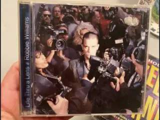 Robbie Williams: Life thru a lens