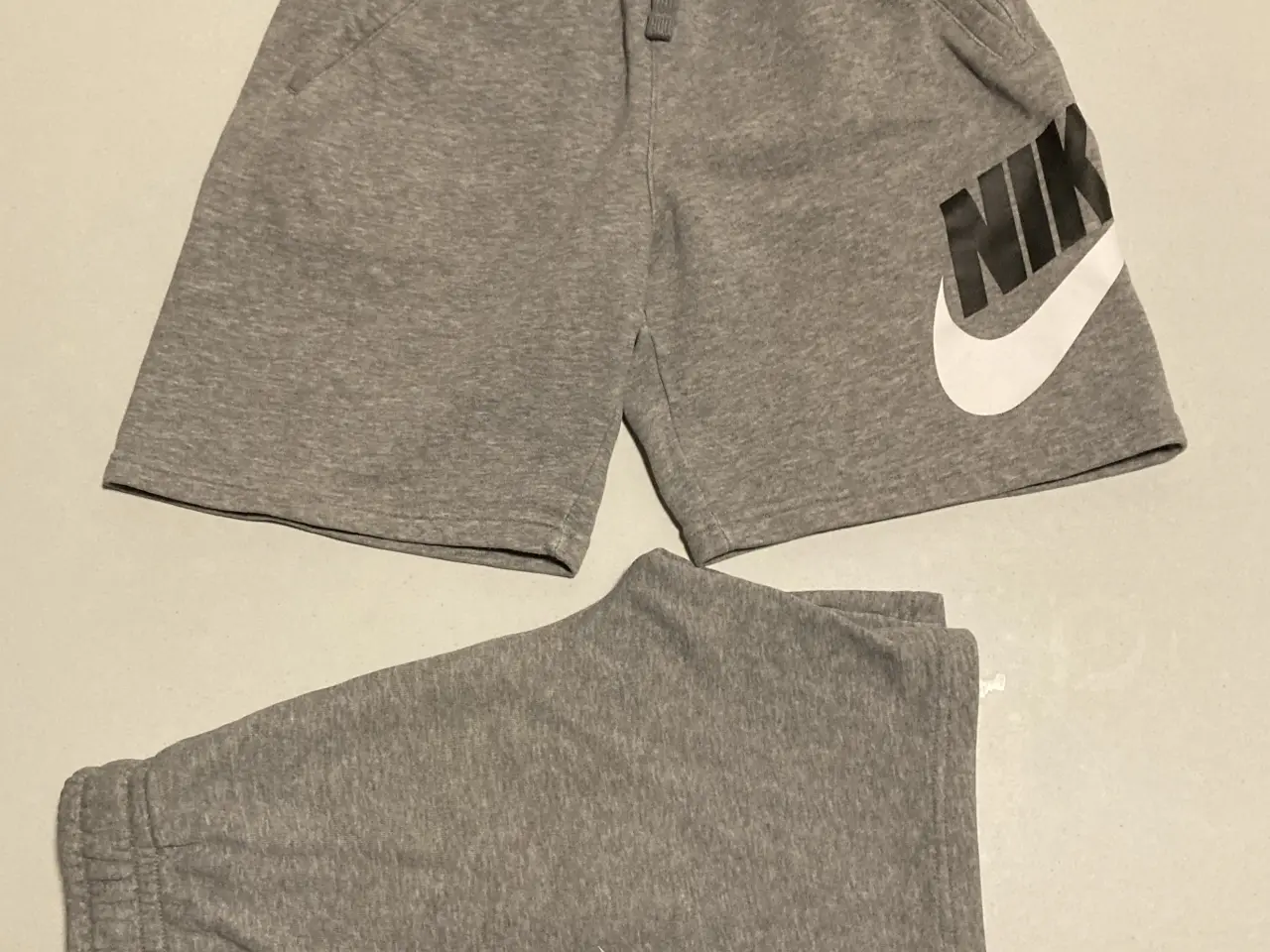 Billede 2 - 4 par Nike shorts str. 10/11 år 
