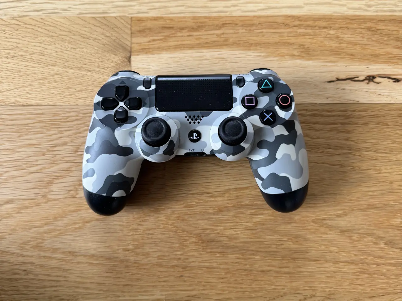 Billede 3 - Playstation 4 Pro inkl controller - klar til brug 