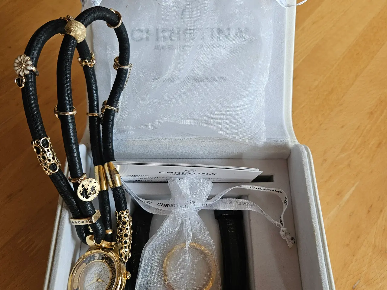 Billede 1 - Christina ur m. charms