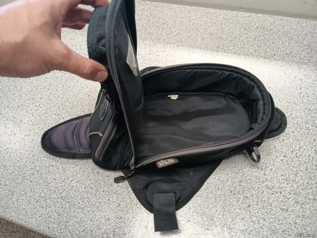 Billede 2 - Tanktaske med magneter, IXS