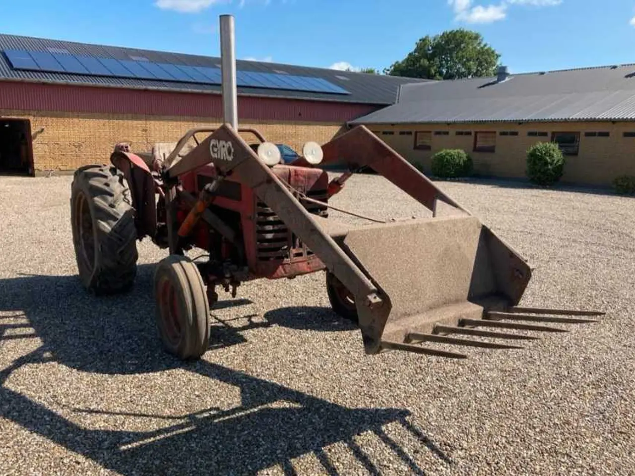 Billede 2 - Traktor IH 275 årgang 1965