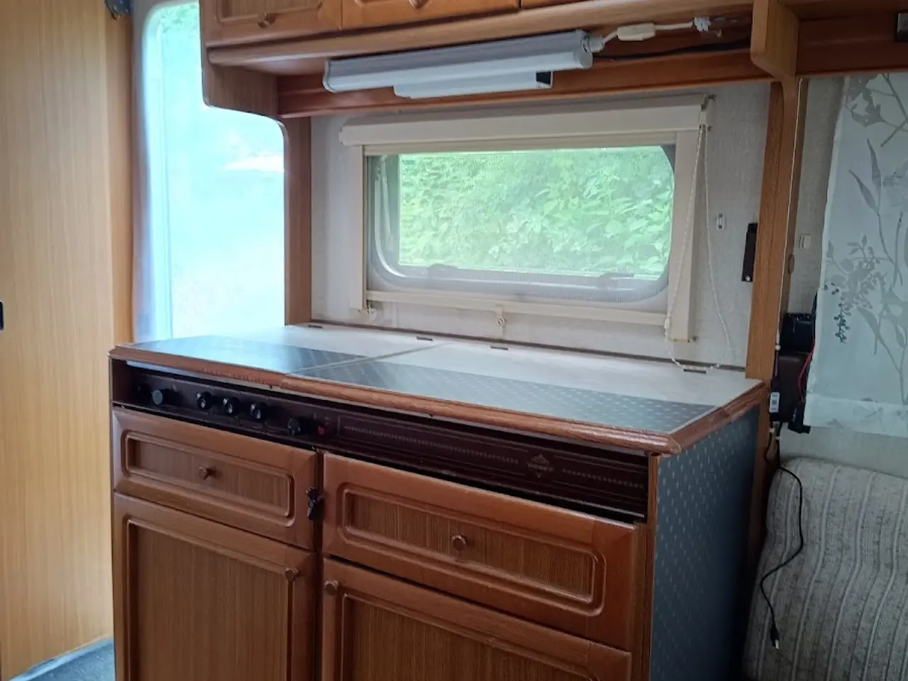 Billede 10 - Hobby 460 de Luxe nysynet med plade