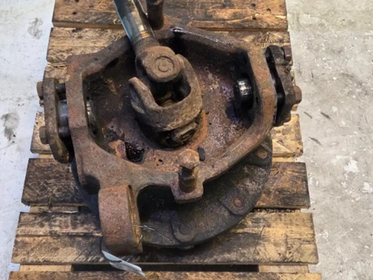 Billede 14 - New Holland LB115B Hjulnav L. 85825032