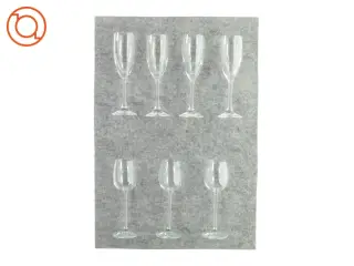 Hvidvinsglas (7 stk) (str. HØ: 19x6 og 20x6 cm)