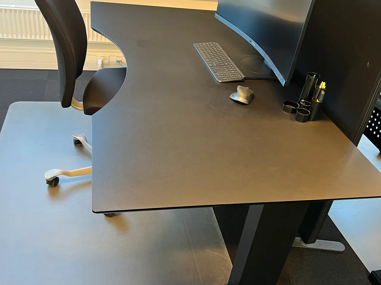 Billede 1 - Hæve sænkebord i sort 