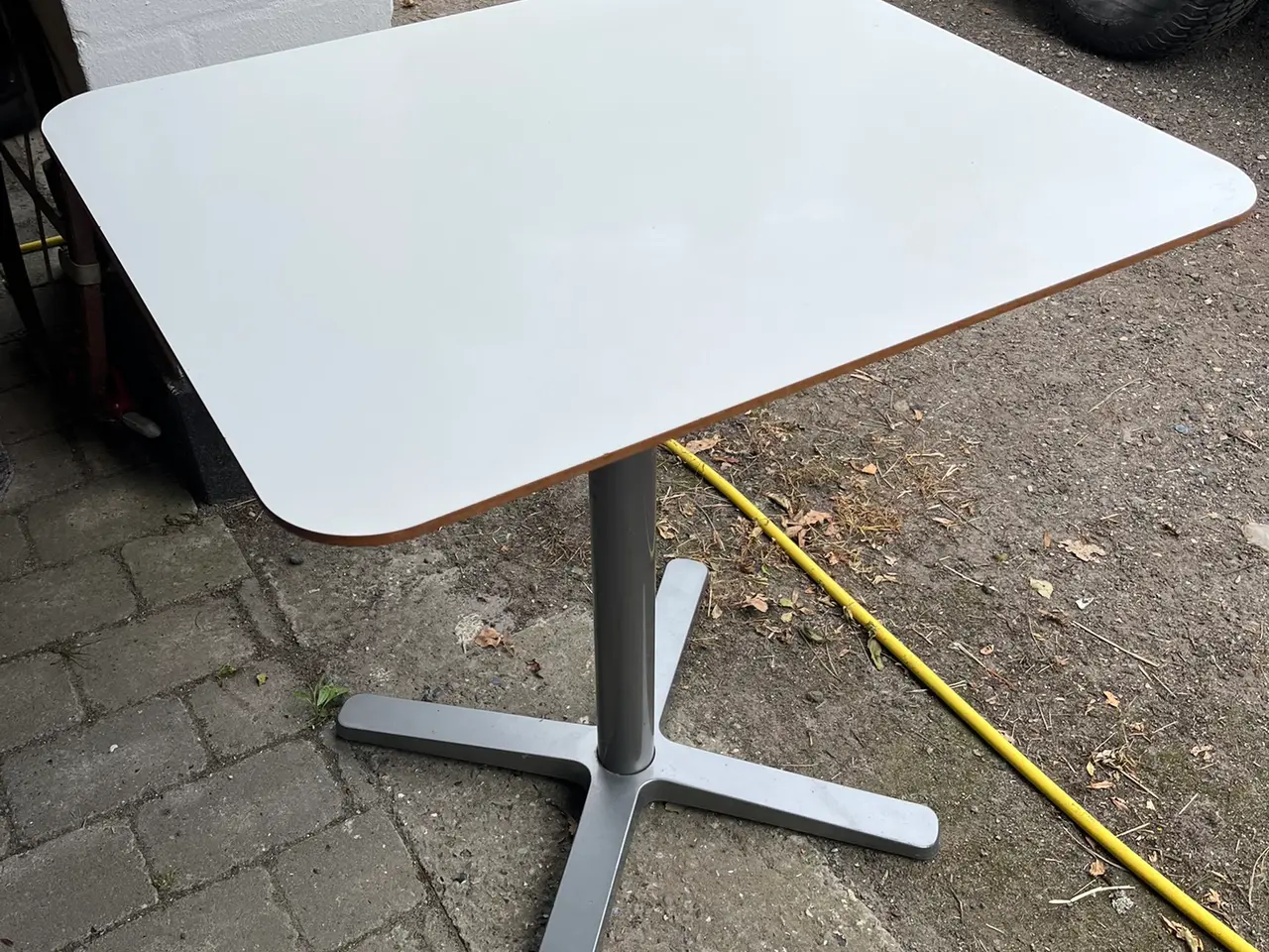 Billede 5 - CAFÈ ELLER SPISEBORDE - HAR 2 STK.