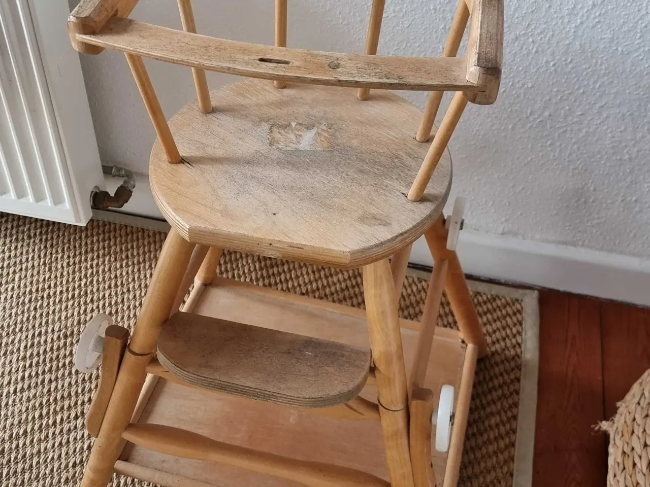 Billede 3 - Høj barnestol/legebord