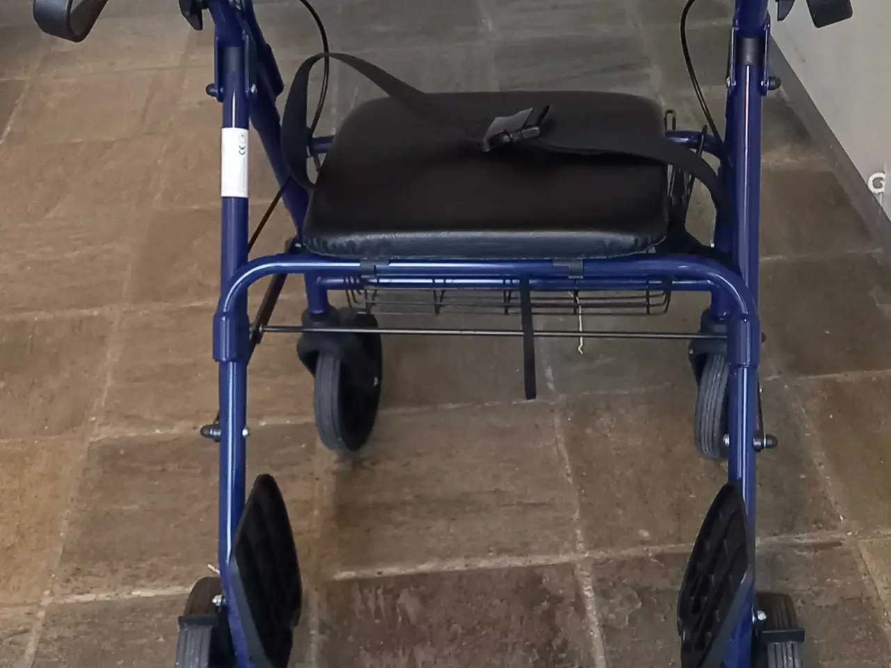 Billede 4 - Rollator med sæde.