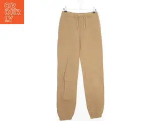Brune joggebukser fra Only (str. 164)