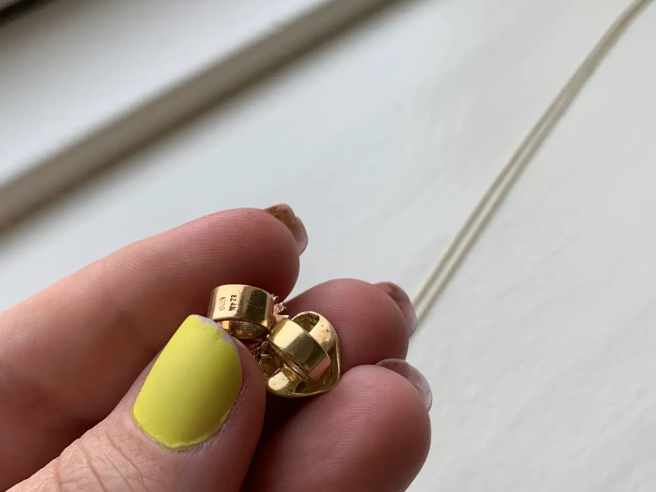 Billede 2 - 2 stk fine Charms til læder armbånd 50 KR pr stk