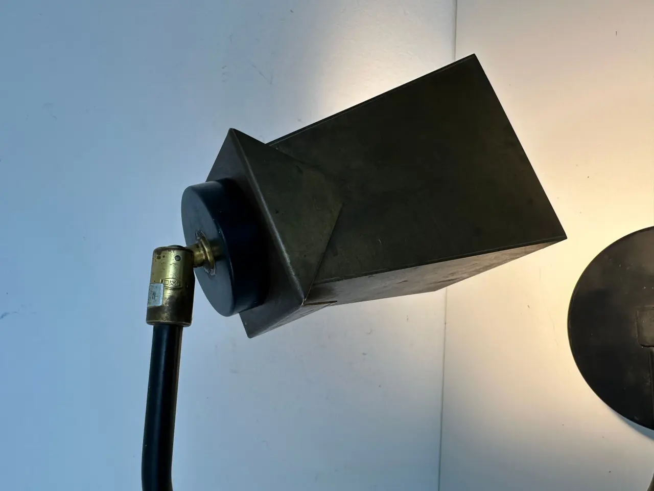 Billede 7 - Vintage bordlampe i messing og sort stel
