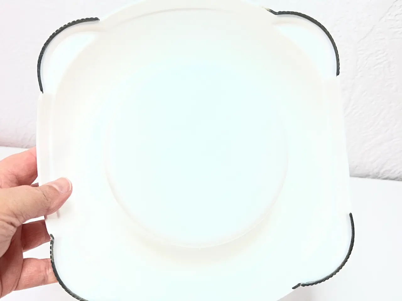 Billede 4 - Hvid Hundeskål m/Gummifødder. 18 Cm. Diameter.