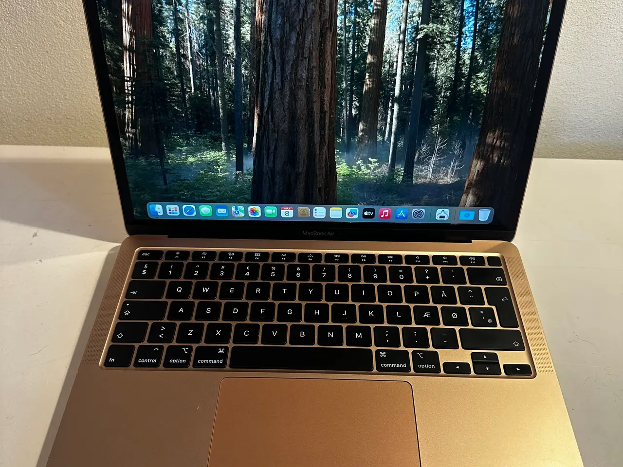 Billede 5 - MacBook Air 13” 2020 Guld 512GB SSD(som ny)