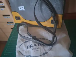 Grå / gul  Prada skindtaske  