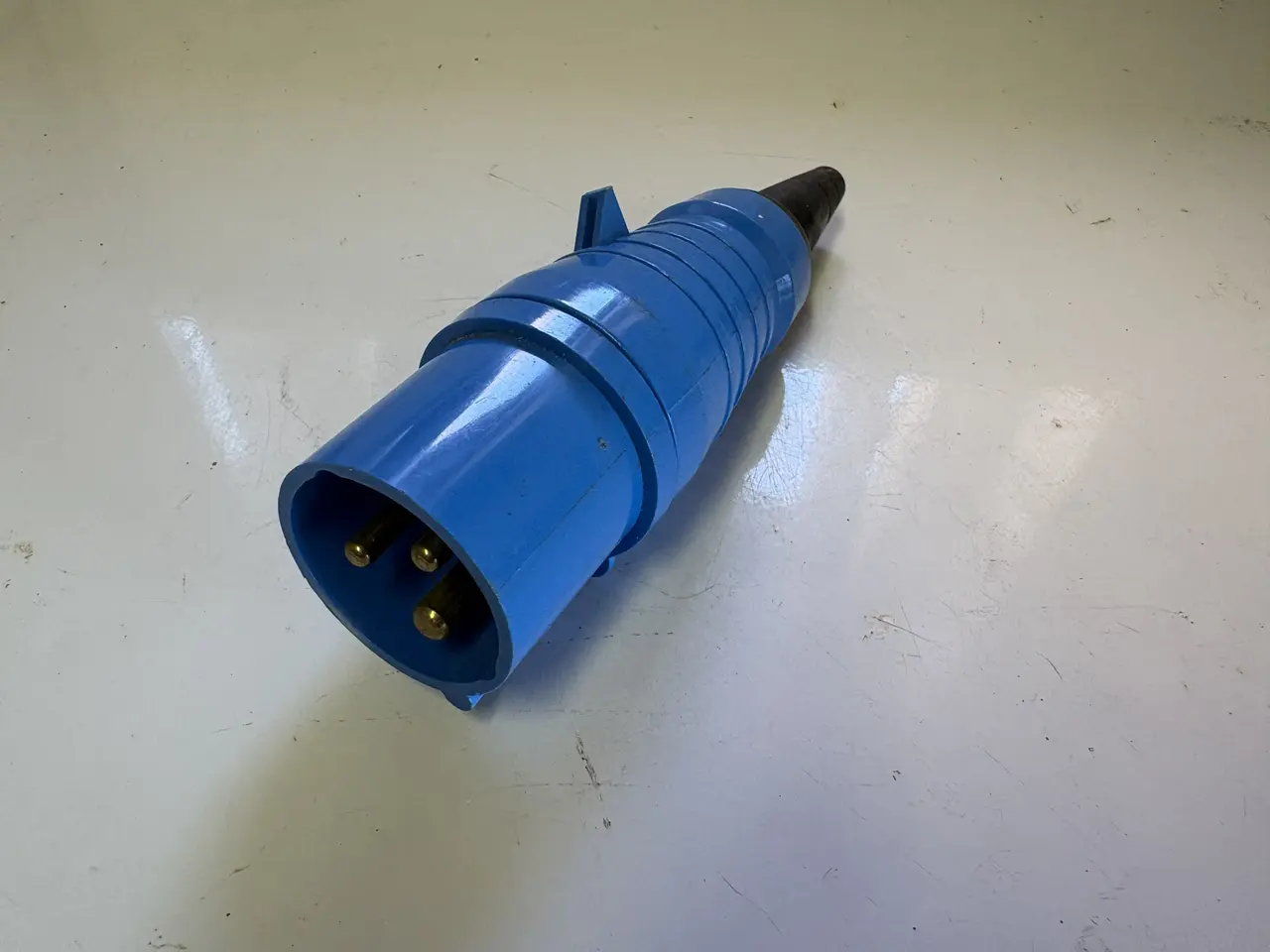 Billede 1 - CEE Stik 220 volt 16 Amp.
