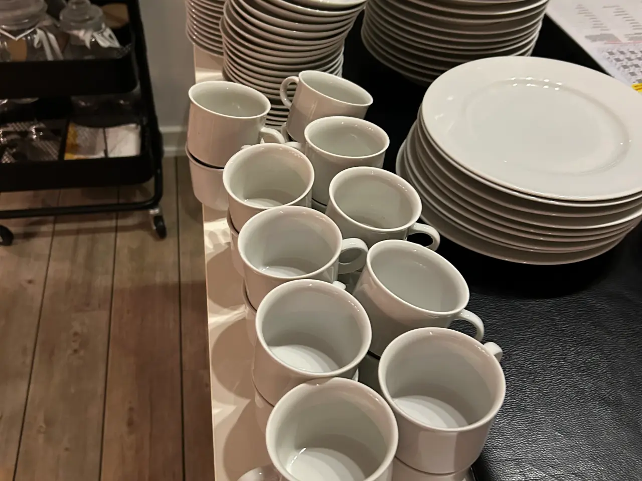 Billede 1 - Kopper og kagetallerkener + diverse tallerkener