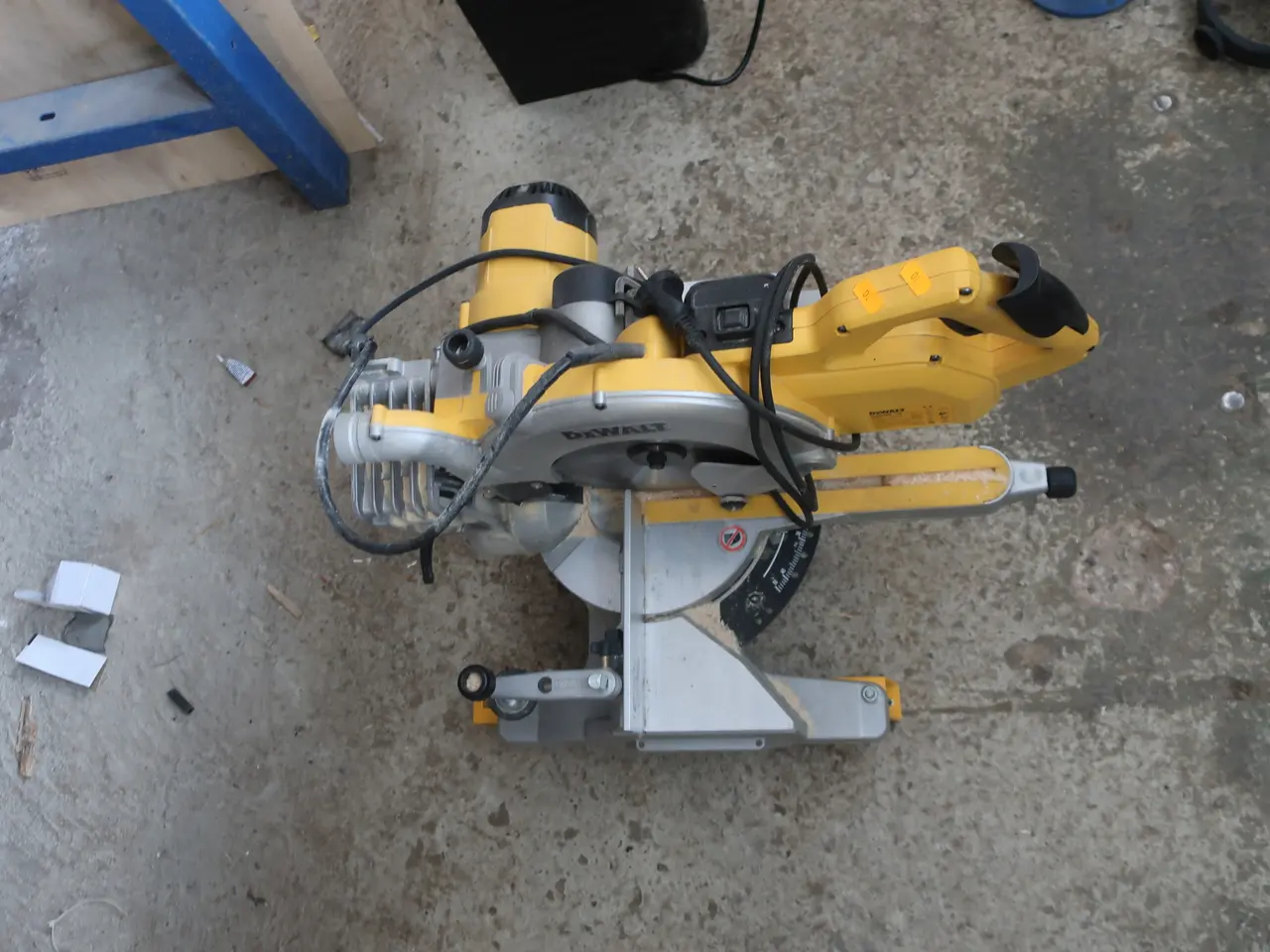Billede 2 - Kap-/geringssav DEWALT DWS778-QS
