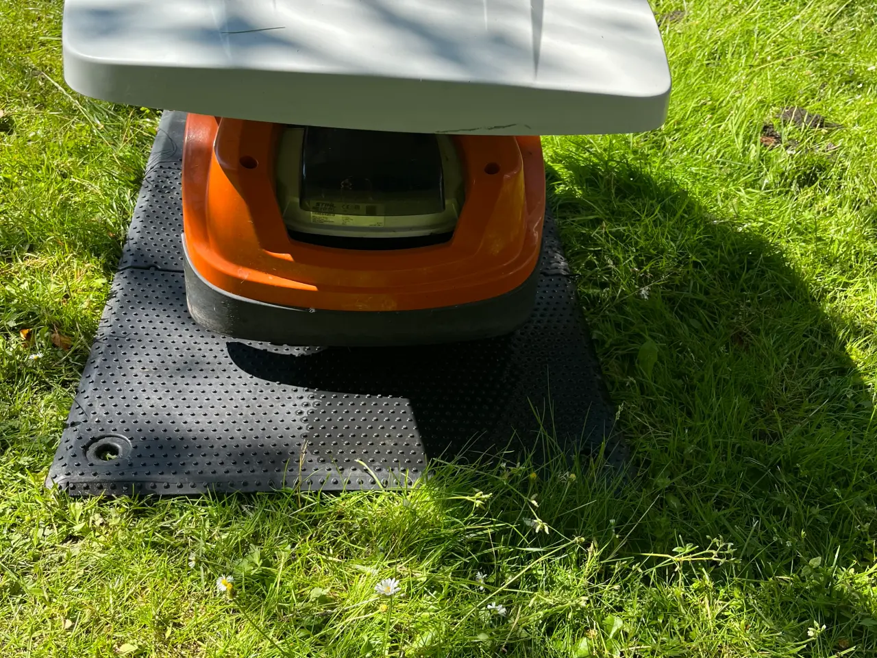 Billede 8 - Robot plæneklipper + doggingstation med soltag