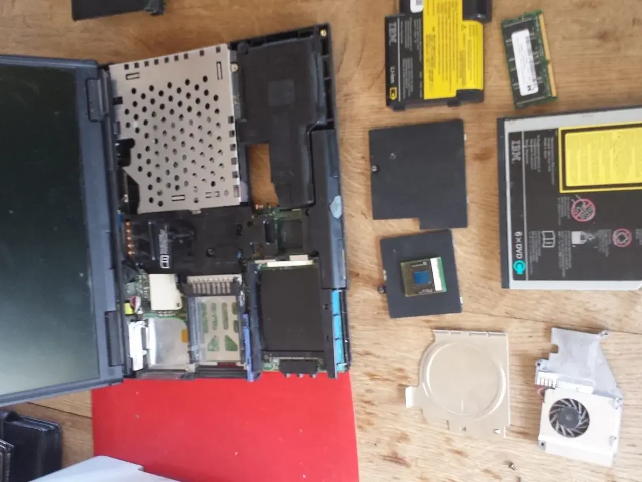 Billede 1 - IBM Lenovo T20 sælges i dele!