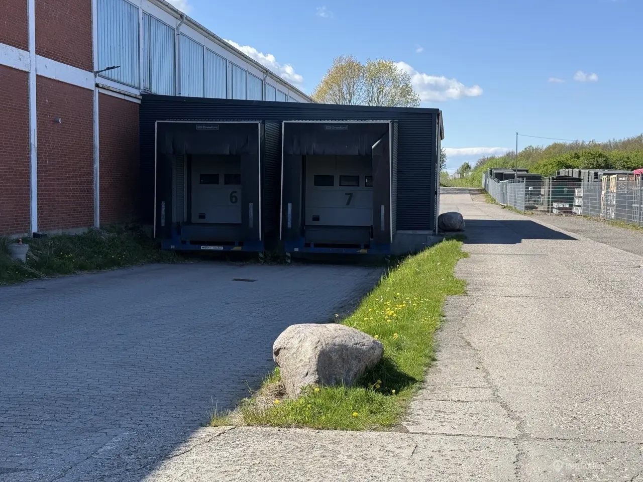 Billede 7 - Højloftet lager med rampeporte