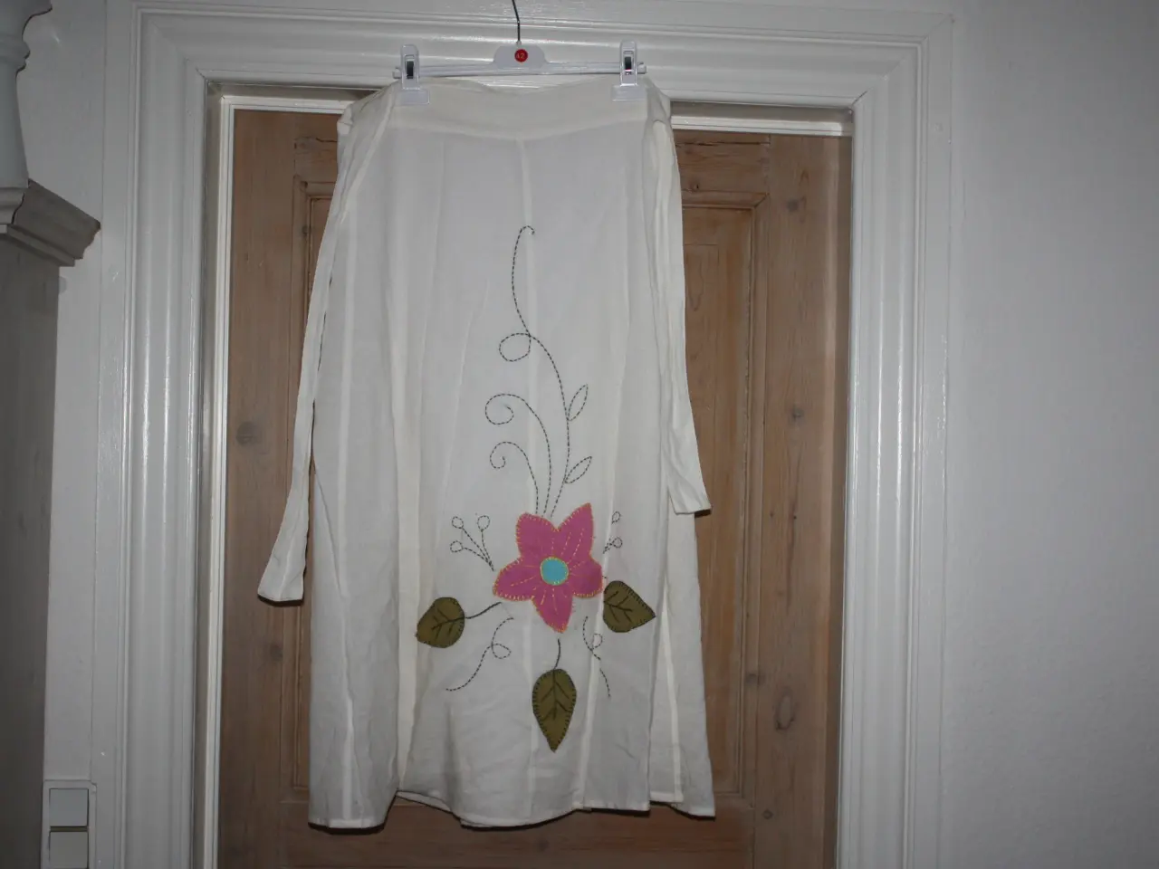 Billede 1 - Slå-om nederdel 100 % cotton Made in Thailand
