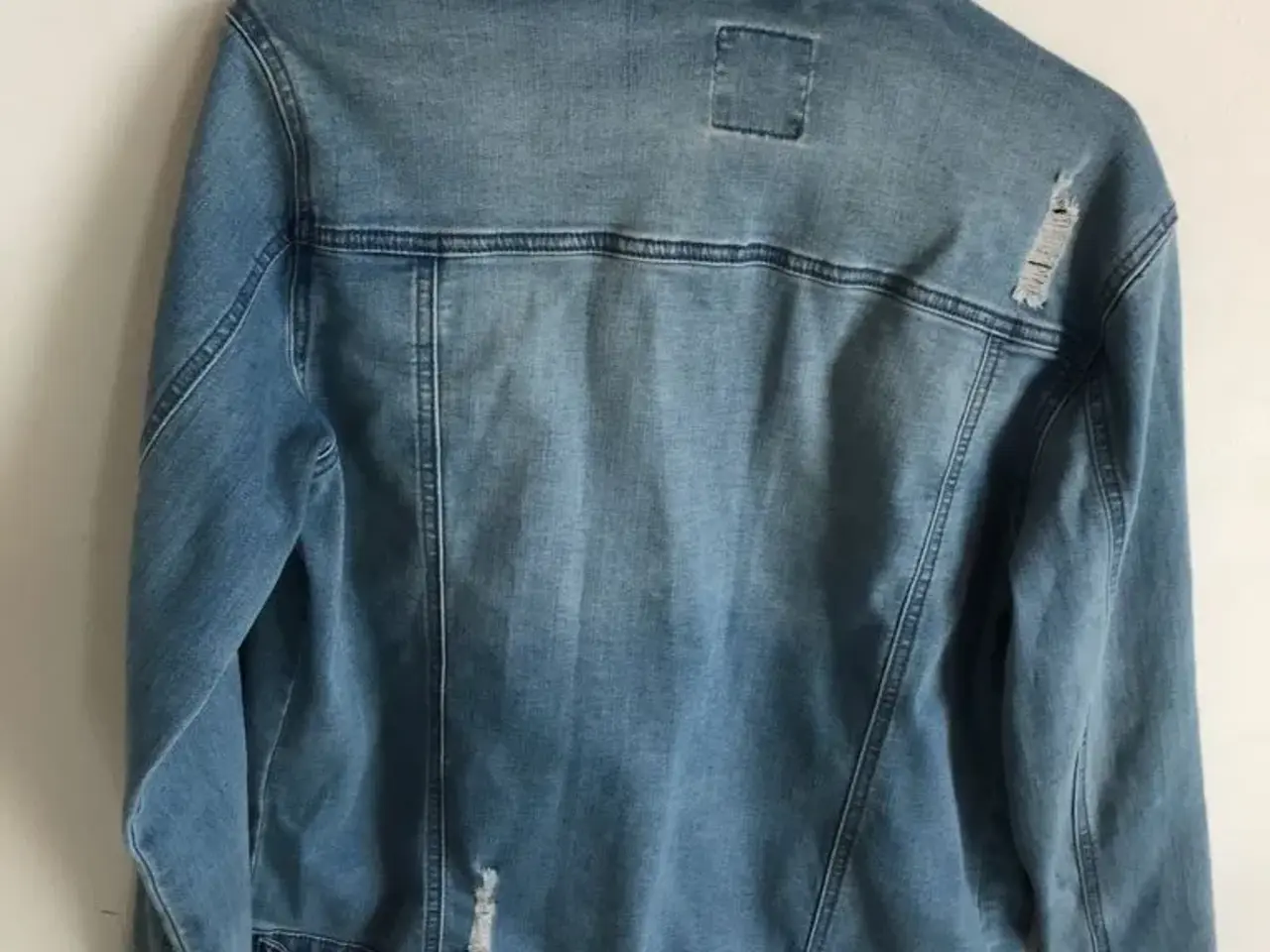 Billede 2 - Cowboyjakke og hoodie