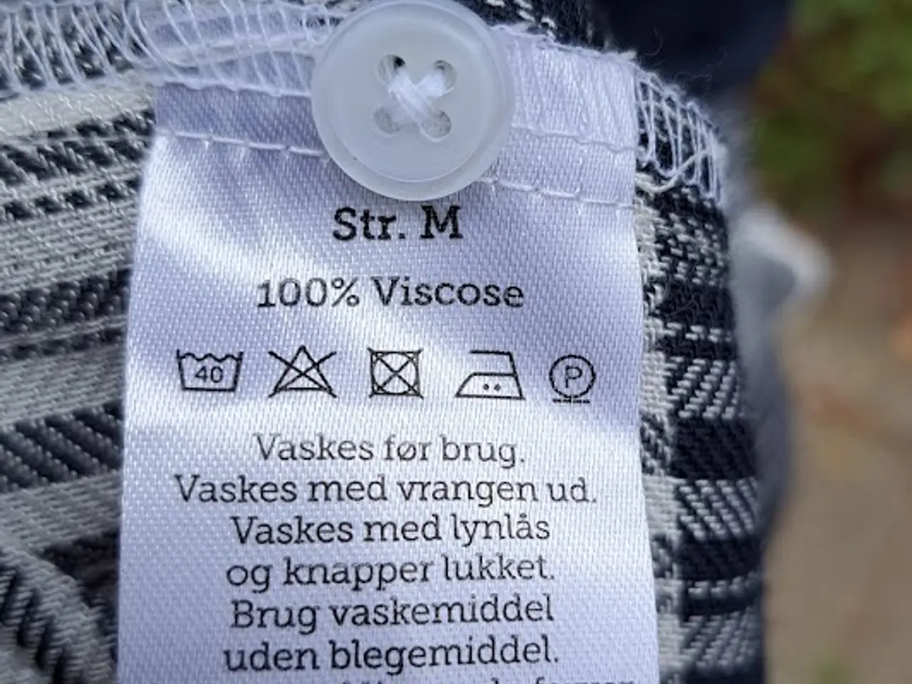 Billede 5 - Ternet skjorte i marine og hvid
