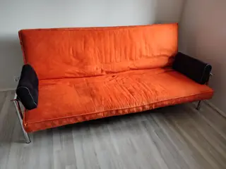Innovation Living sovesofa i fræk farvekombination