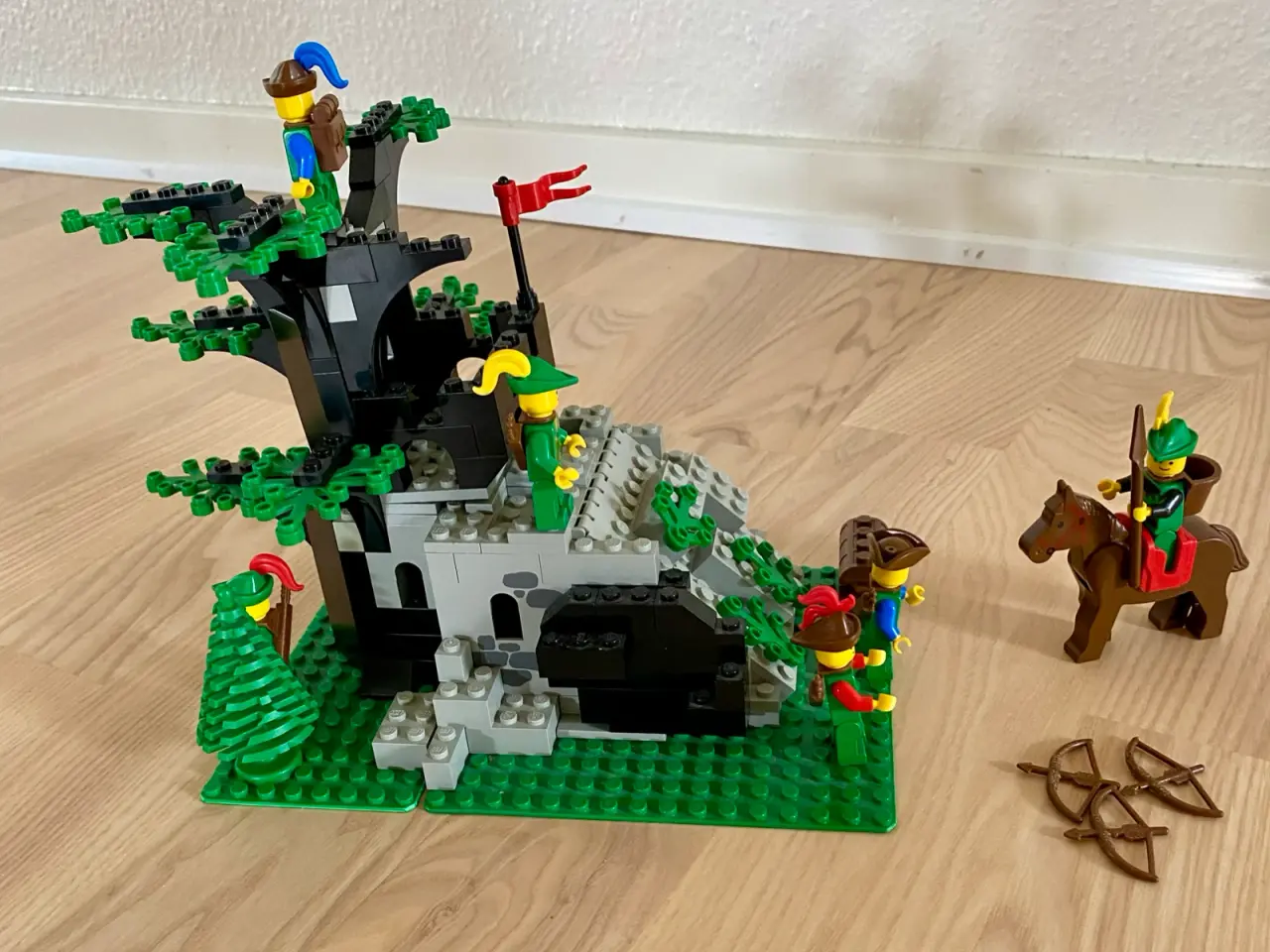 Billede 4 - Lego 6066 Camouflaged Outpost fra 1987