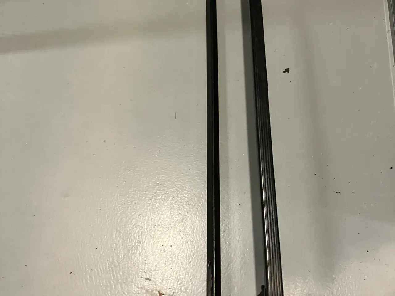 Billede 2 - 2 stk. originale tagbøjler til Nissan