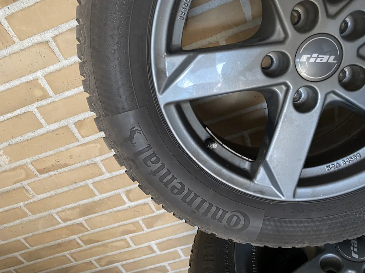 Billede 3 - Suzuki vitara vinterhjul næsten nye 16*