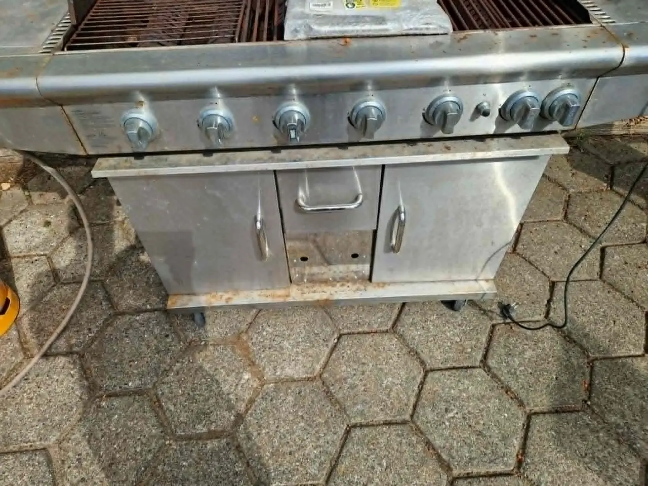 Billede 3 - Bæstet søger nyt hjem – Amerikanergrill med Udstyr