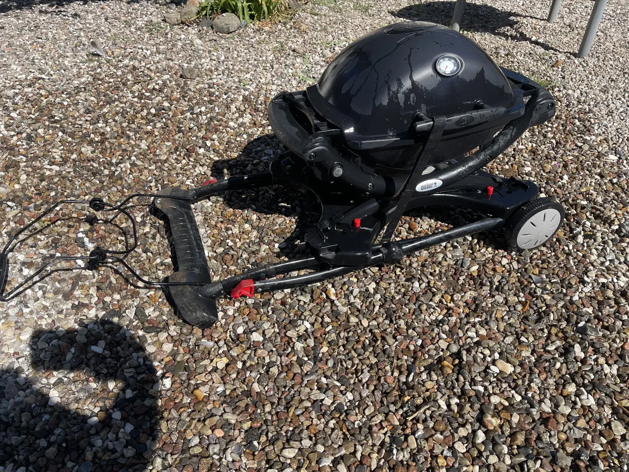 Billede 5 - Weber Q1200 gassgrill m. trækvogn
