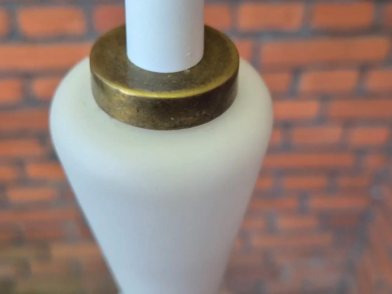 Billede 11 - Høj pendel i opalglas med flot og unikt design
