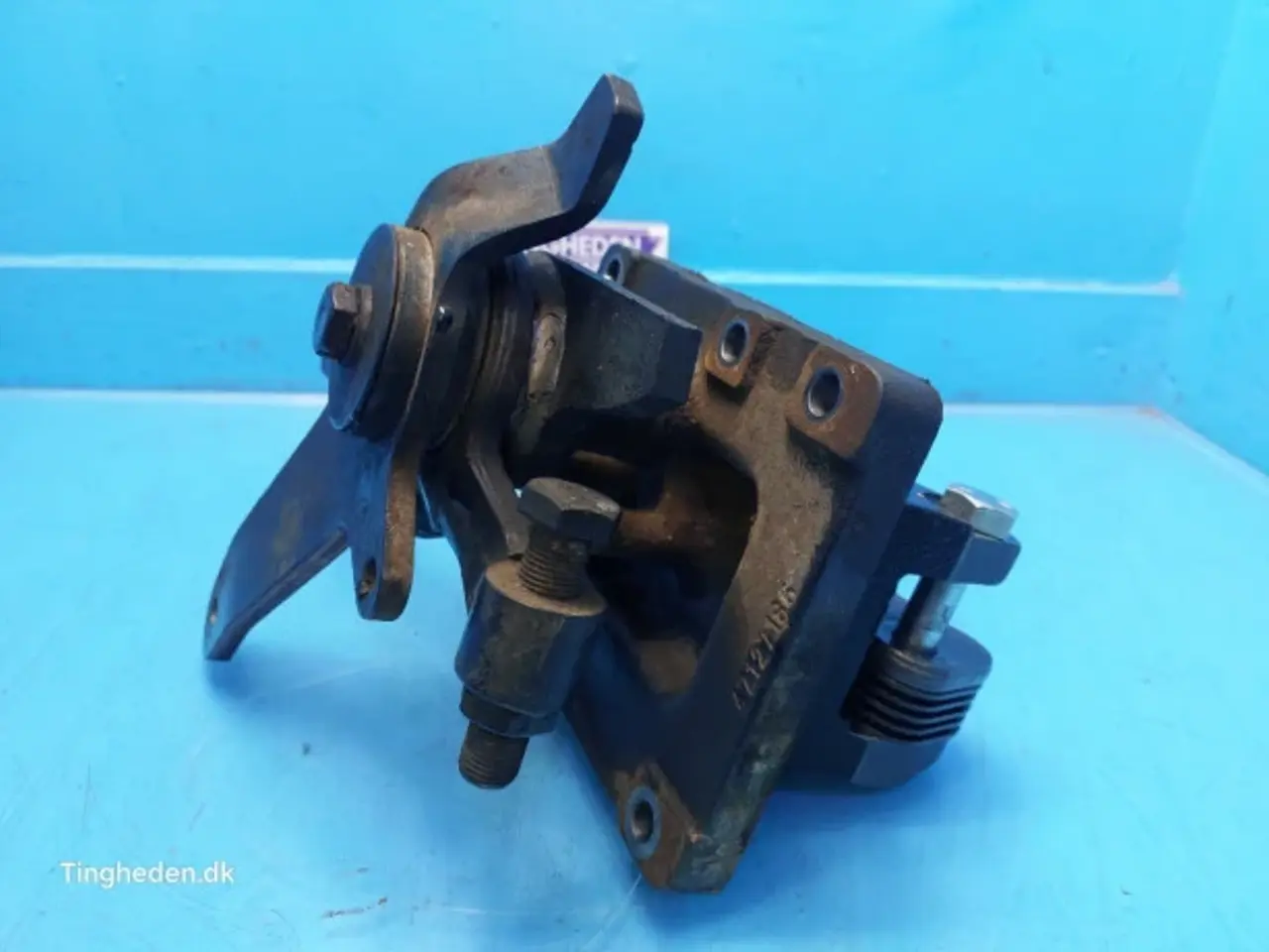 Billede 2 - New Holland T6 Beslag 48031003