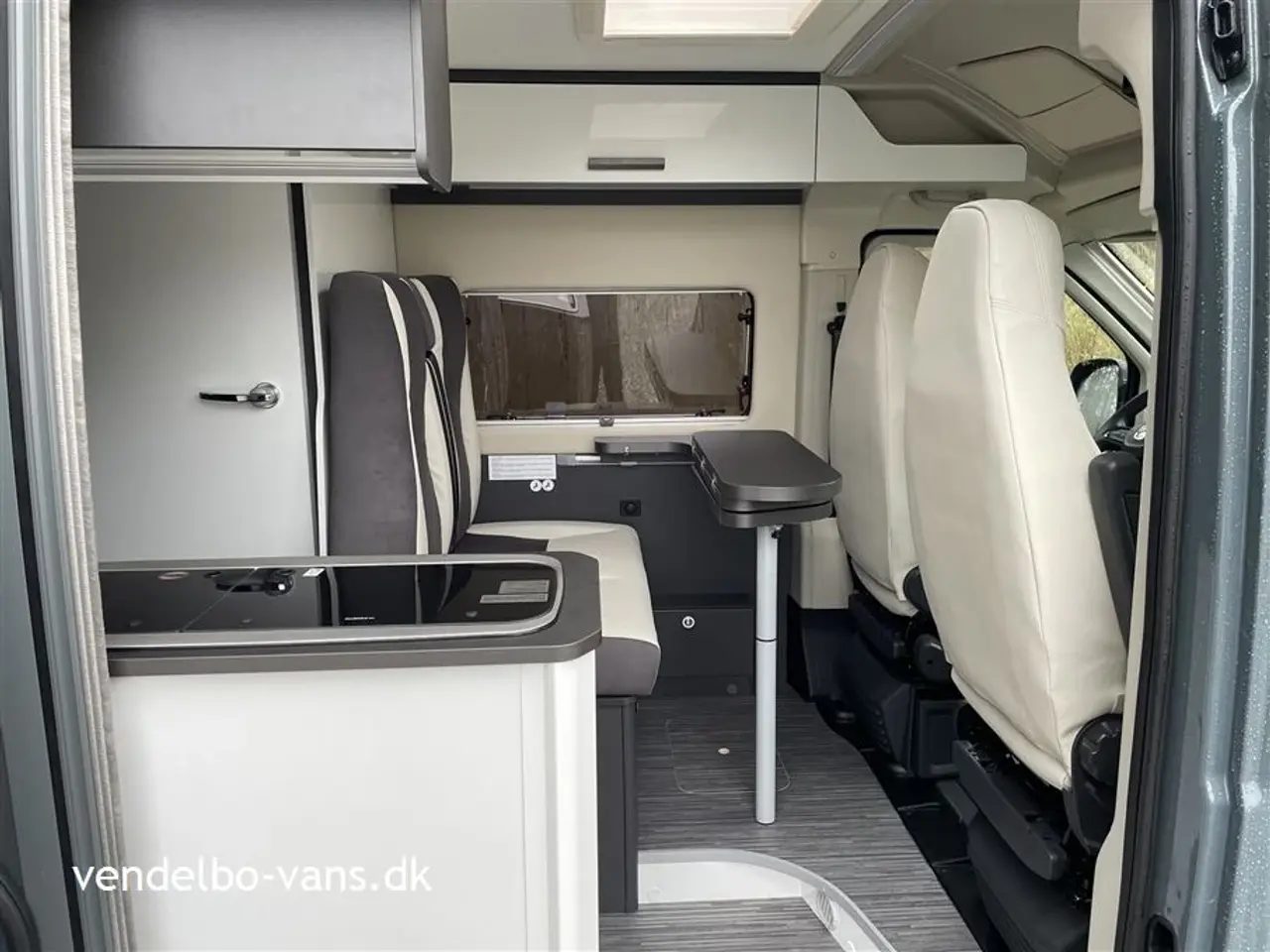 Billede 4 - 2025 - McLouis Menfys Van 03 S-Line Campervan med dobbeltseng UNDER 6 meter