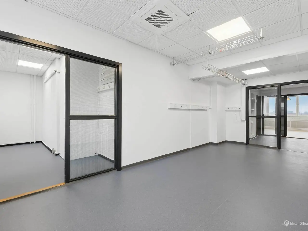 Billede 11 - Moderne og lyst laboratorium med kontor tæt på metro