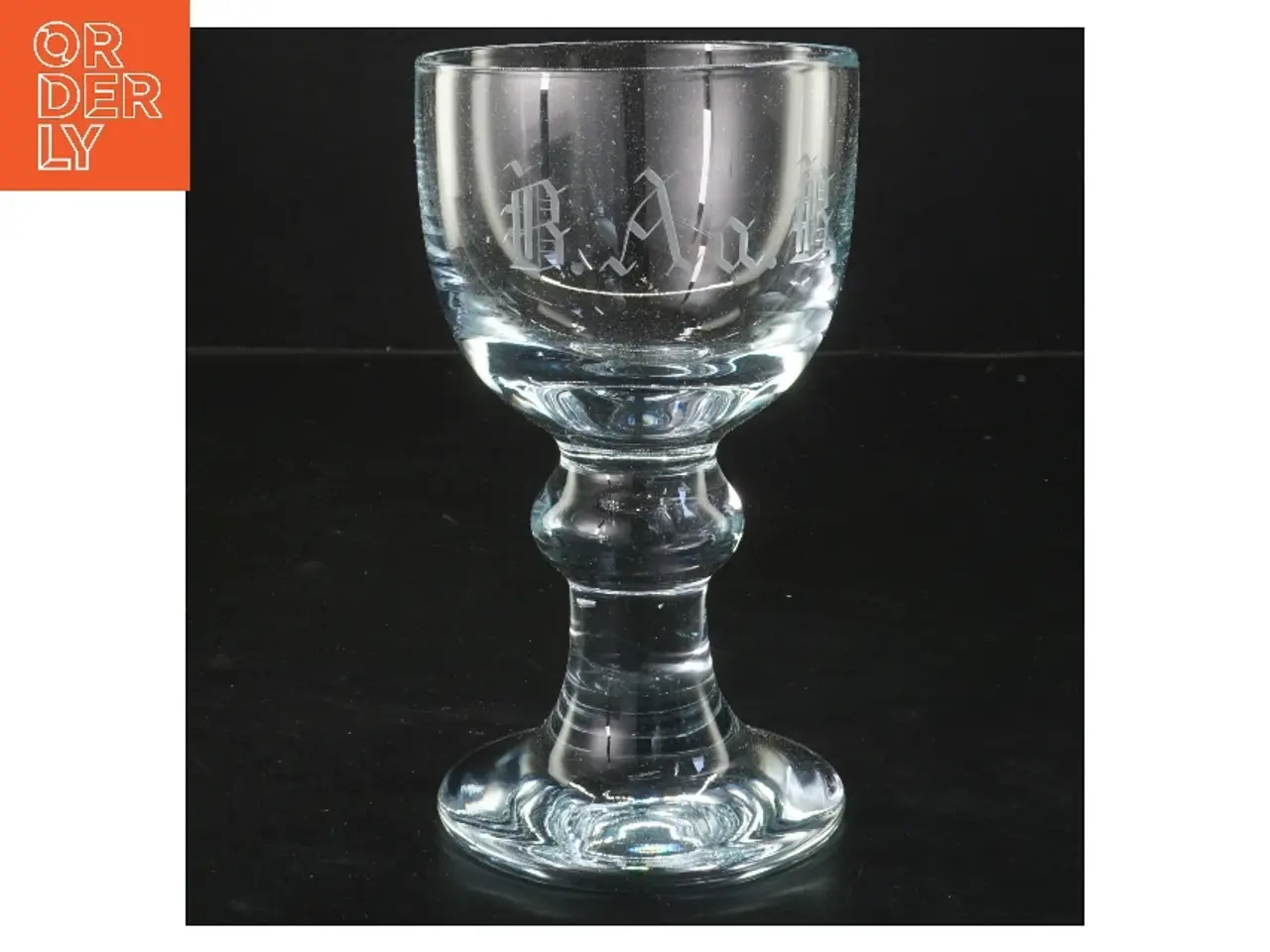 Billede 1 - Glas med gravering (str. Ø 9,5 cm længde 16,5 cm)