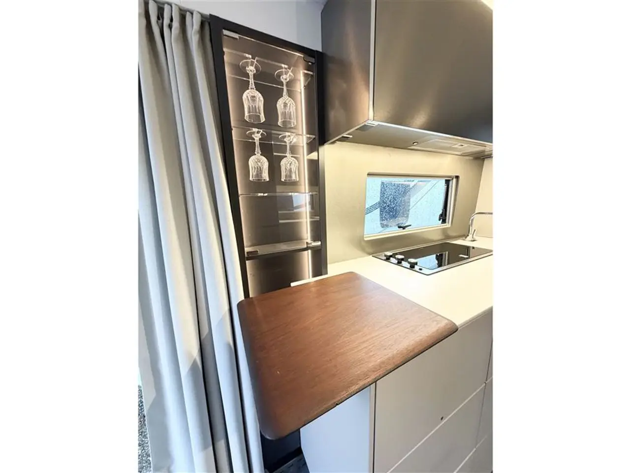 Billede 16 - 2022 - Adria Astella 754 DP Queensbed-Alde-Gulvvarme-El Thule markise